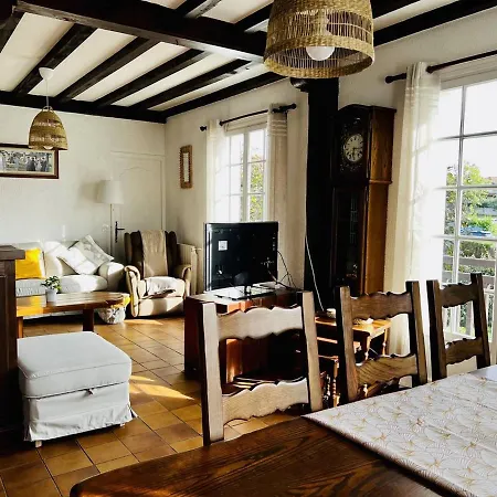 Maison T4 A Cambo-les-bains: 5 Couchages, Jardin Arbore, Balcon, Cheminee, Animaux Acceptes, Wi-fi Fibre - Fr-1-495-114 *