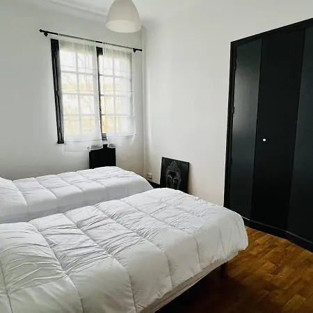 Holiday home Maison T4 A Cambo-les-bains: 5 Couchages, Jardin Arbore, Balcon, Cheminee, Animaux Acceptes, Wi-fi Fibre - Fr-1-495-114 *