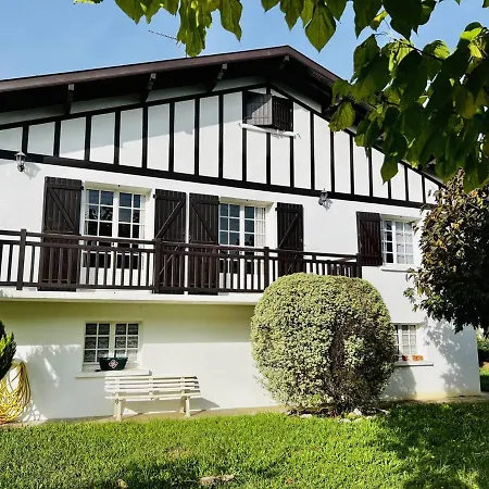 Maison T4 A Cambo-les-bains: 5 Couchages, Jardin Arbore, Balcon, Cheminee, Animaux Acceptes, Wi-fi Fibre - Fr-1-495-114 Holiday home Cambo-les-Bains